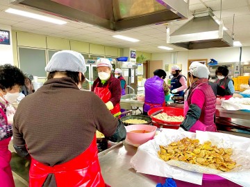 칠곡군교육문화회관, 저소득 홀몸 어르신 대보름음식 전달