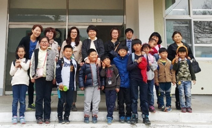 창수초, 학부모초청 수업으로 복식수업 선보여