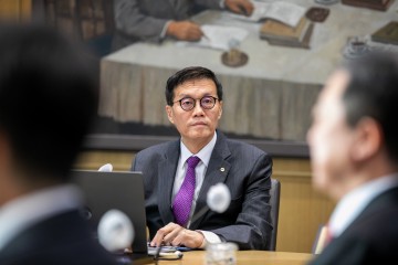 한은 총재 "고금리 부담으로 부동산PF 문제 안심할 단계 아니다"