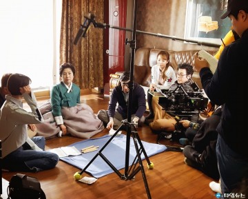  가수 라윤경 만능 엔터테이너 새해에는 드라마로 인사