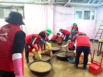 영광군, 무안군 수해 현장에 자원봉사자 지원 