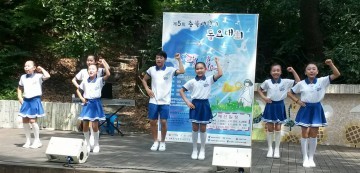 '동요'에 밝은 마음 가득 담아