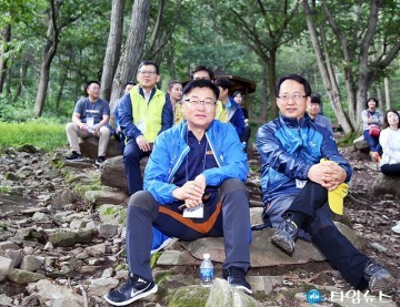 ‘시민과 아침동행’에 참석한 김안태 대덕과더불어포럼 대표