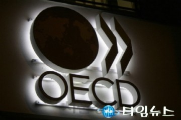 OECD, 한국 올해 성장률 또 하향조정...2.4→2.1%
