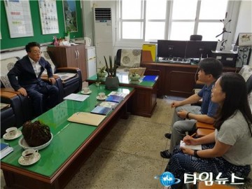 울릉군,울릉고등학교 살린 방안 강구 위한 관내 중학교 방문 설명