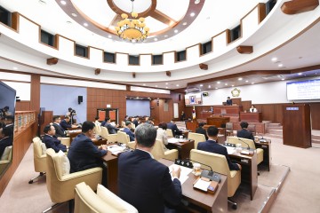 김천시의회 의장 나영민, 부의장 이승우 당선