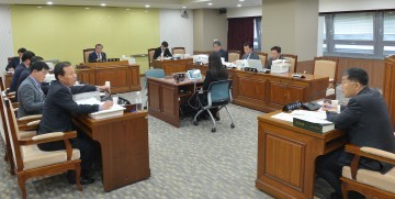 충남도의회 행자위, 충남연구원 회계 서류 총체적 부실