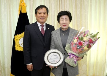 임태선 의성군의원,  2017 경상북도의정봉사대상 수상