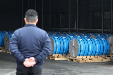 "수출 반토막 날 수도"…경기 철강·알루미늄 업체들 '전전긍긍'