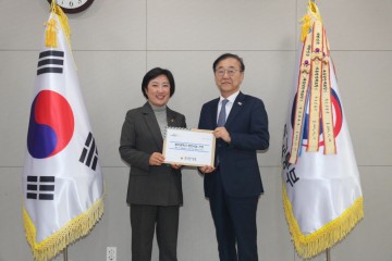 광주시의회 신수정 의장, 김윤덕 국토부장관에 ‘광주 핵심 현안 사업 지원’ 건의 