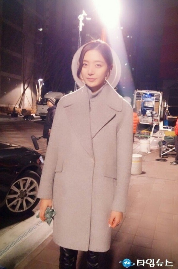 포항시, 배우 송민정 태양의 도시 아련미 발산하며 촬영 인증샷 공개