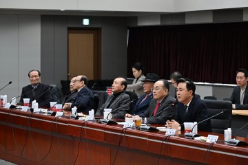 김태흠 충남지사, 어르신 존경받는 충남 만들 것