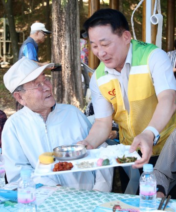 대전 서구 자원봉사센터, 올해 네 번째 사랑의 밥차 개최