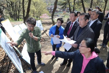 대전시의회, 집행부에 이어 시민단체와 함께 하는 월평공원 현장방문 실시