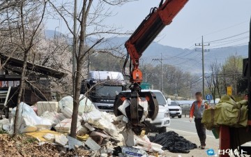 청주시, 한국재활용협회와 무단투기 쓰레기 수거…쾌적한 환경 조성
