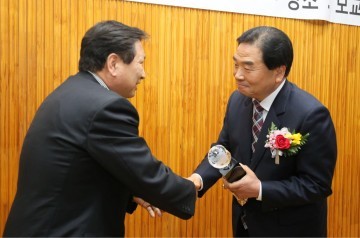 박수범 대덕구청장, ‘올해의 자랑스런 충기인’상 수상