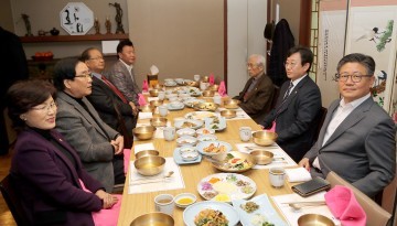 대전시의회 김경훈 의장, 전직 의장 초청해 의견수렴 기회 마련