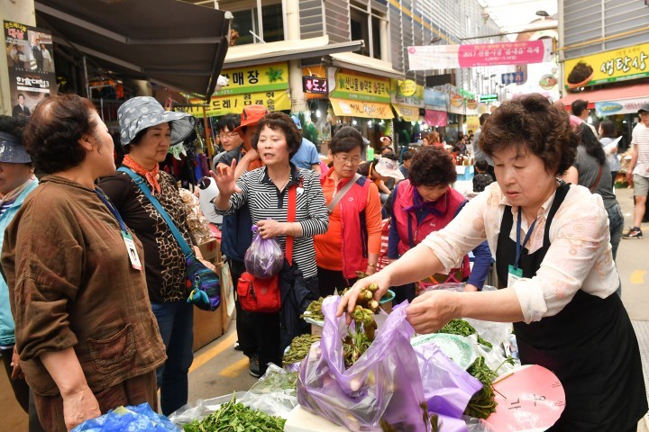  정선 곤드레산나물 축제장 전통시장과 관광지 등에 14만 여명의 관광객 북새통