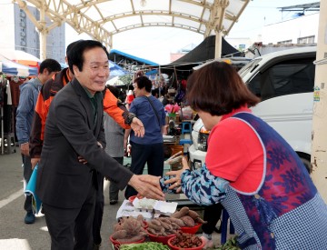 의성군, 추석 전통시장 장보기 행사 진행 