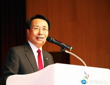 한현택 동구청장, 복수초 같은 사람이 되자!