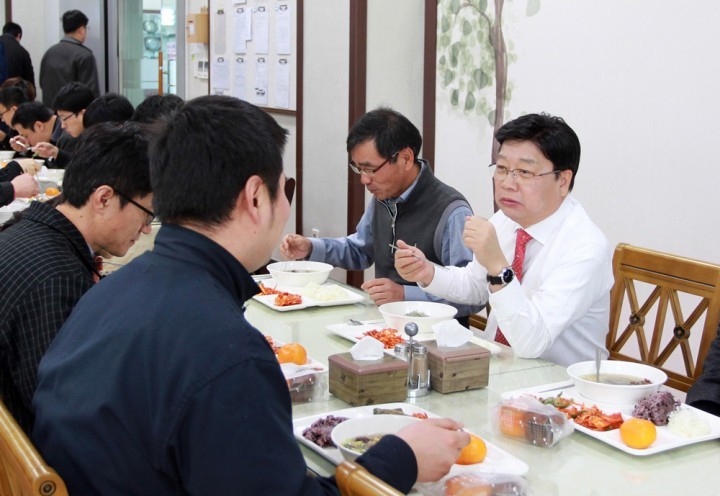 권선택 대전시장, 설 맞아 기업체 현장방문 근로자 격려