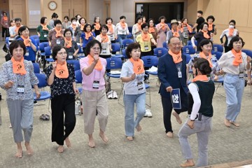 광주 서구, ‘맨발로 청춘학교’로 건강도시 구현 