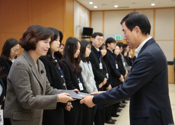 충주시, 2024 하반기 친절공무원·친절부서 표창