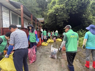 장흥 회진면, 주거 취약 가구 청소 지원 나서 