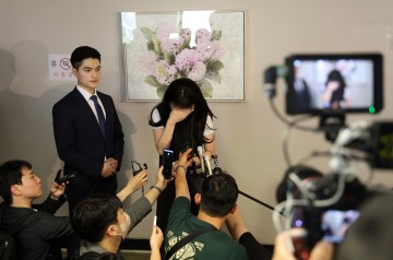 '부산 돌려차기 사건'SNS로 욕설한…20대 송치