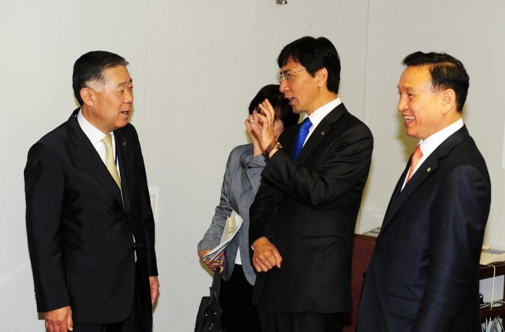 안희정 지사, 일본에서 NSK·TGK사와 잇따라 투자협약 체결