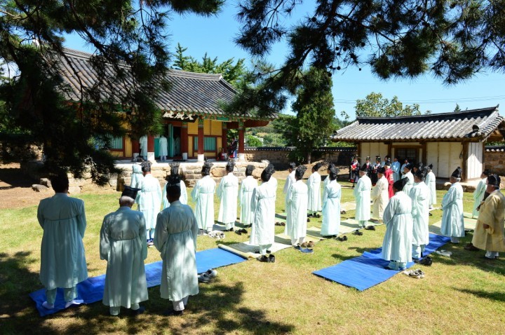 유교성현들의 학덕과 유풍을 기리는 석전대제 봉향