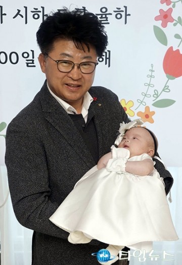 최충규 대덕구청장, 네쌍둥이 탄생은 대덕구민의 큰 기쁨