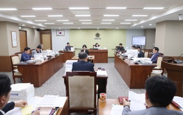충남도의회 기획경제위원회, 외국인 유치·탄소중립 정책 면밀한 사업추진 강조