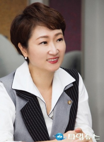 이언주 의원,'문재인 정부 작심 비판'... "아무 것도 안하는 게 나라를 위하는 길”