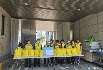 충주 연수동 솔향기누리봉사회, 홀몸 어르신에 따뜻한 반찬 나눔