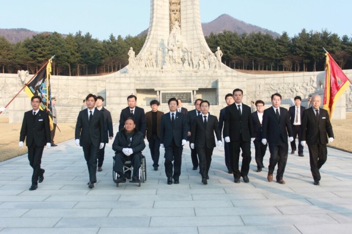 더불어민주당 대전시당, 대전 현충원 참배