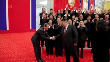 김정은 "한국은 철저한 적대국"... 건드리면 무자비한 대가 치를 것