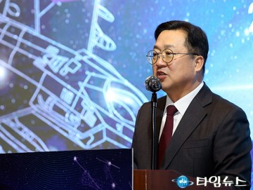 ‘국방상생포럼’에서 인사말 하는 이장우 대전시장