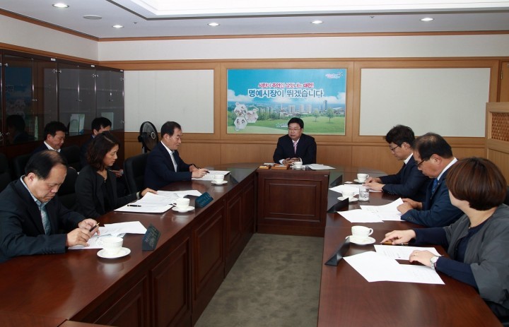 권선택 대전시장, ‘제2대 명예시장과 소통의 시간’ 가져