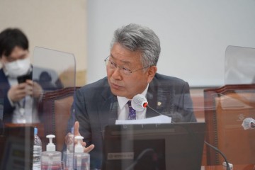 고공행진 기름값 , 전국 주유소 10 곳 중 3 곳은 휘발유 1800 원 돌파