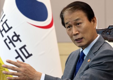 권오을 보훈장관 "美 보훈장관 '한미동맹 시험말라' 이야기 인상적"