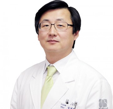 국민 4명 중 1명이 앓는 척추질환, 치료와 예방법은?
