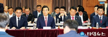 당정협의회에 참석한 박희조·김광신·서철모·최충규 구청장