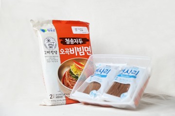 새콤달콤 청송자두오곡비빔면 출시!