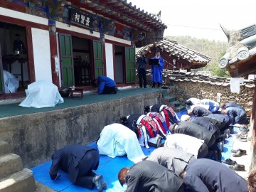 군위군 우보 봉강서원 선현추모 향사 봉행