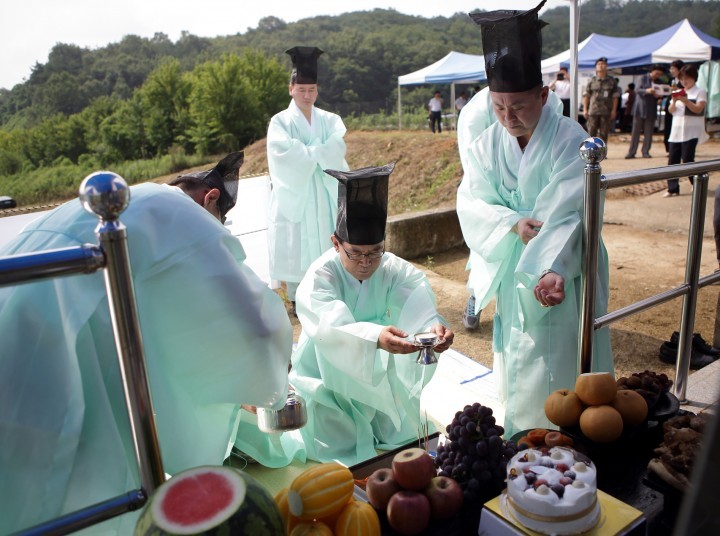 303고지 미군포로 42인 희생자 한국전통 추모제