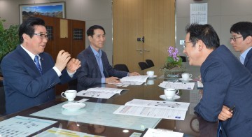 윤석우 충남도의회 의장, 환경부 찾아 생태탐방 체험시설 국비 요청