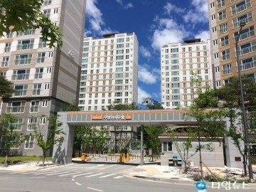 예천군 도청 신도시에 지방세 안내 팸플릿 제작 배부