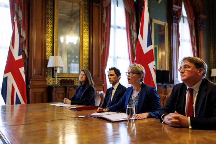韓 포함 40개국 ‘호르무즈 개방’ 긴급회의… ‘나토 탈퇴’ 시사한 트럼프 달래기 총력