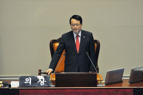 정의화 국회의장, "국회의원 대통령 정무특보 겸직 허용" 
